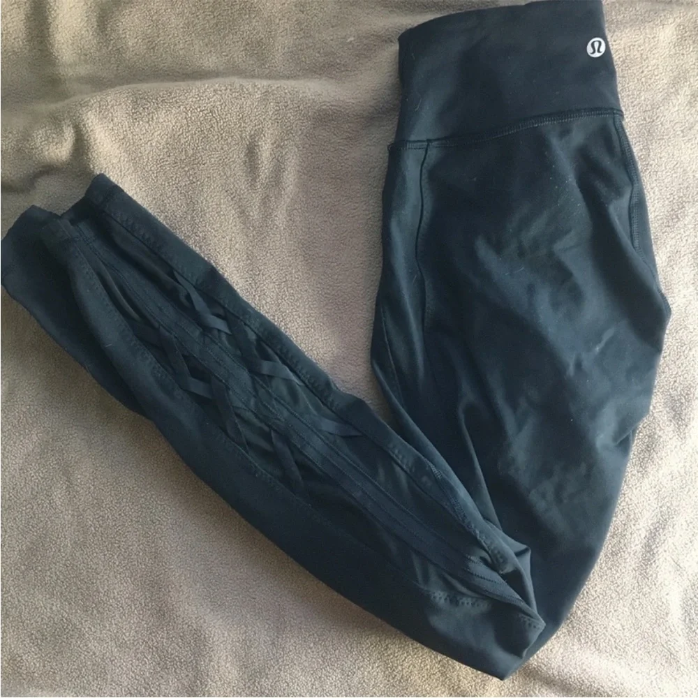 Lululemon Essential Rhythm Pant sz 6 - Picture 2 of 6